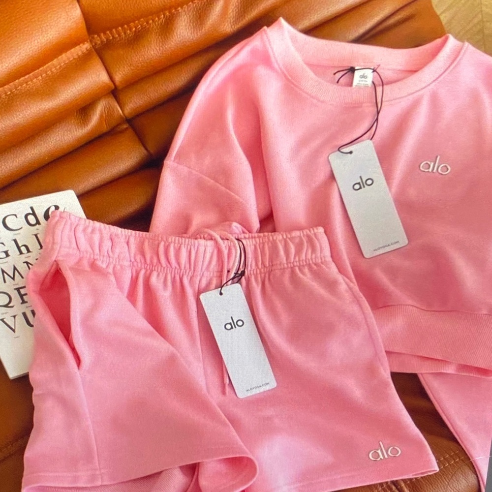 ALO Yoga Pink Cropped Sweatshirt and Drawstring Shorts Set - Picture 2 of 4